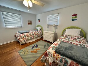 5 bedrooms, iron/ironing board, Internet - Inground Pool and Walkable to Beach and Town (West Cape May)
