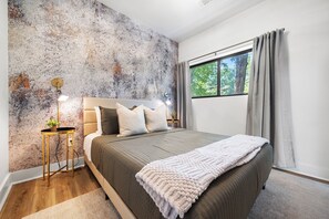 2 habitaciones, tabla de planchar con plancha, wifi y ropa de cama 