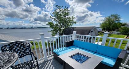 DIRECT WATERFRONT with awesome views and near Yale