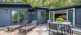 Luxury Home among the trees with views of Mt Tam