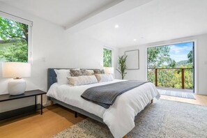 5 soverom, skrivebord, strykejern/-brett og wi-fi