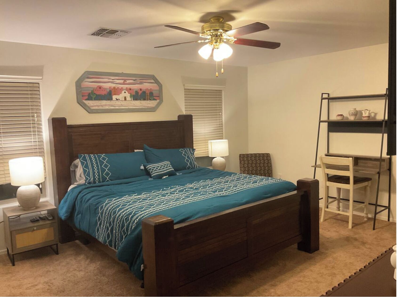 5 habitaciones, tabla de planchar con plancha, wifi y ropa de cama 