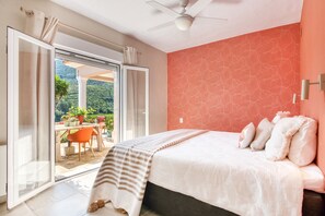 5 عدّة غرف نوم وواي فاي مجانًا وملاءات أسرّة