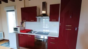 Micro-ondes, four, lave-vaisselle