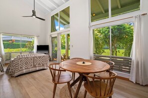 Dining - Charming 2-bedroom condo with AC, WiFi in delightful Princeville (Princeville)