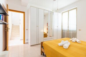 3 bedrooms, free WiFi, bed sheets - Apartment 'Alta Marea' with Sea View, Wi-Fi and Air Conditioning (Ispica)