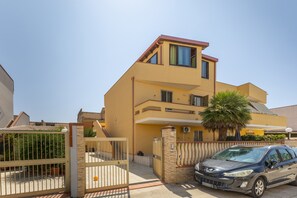 Exterior - Apartment 'Alta Marea' with Sea View, Wi-Fi and Air Conditioning (Ispica)