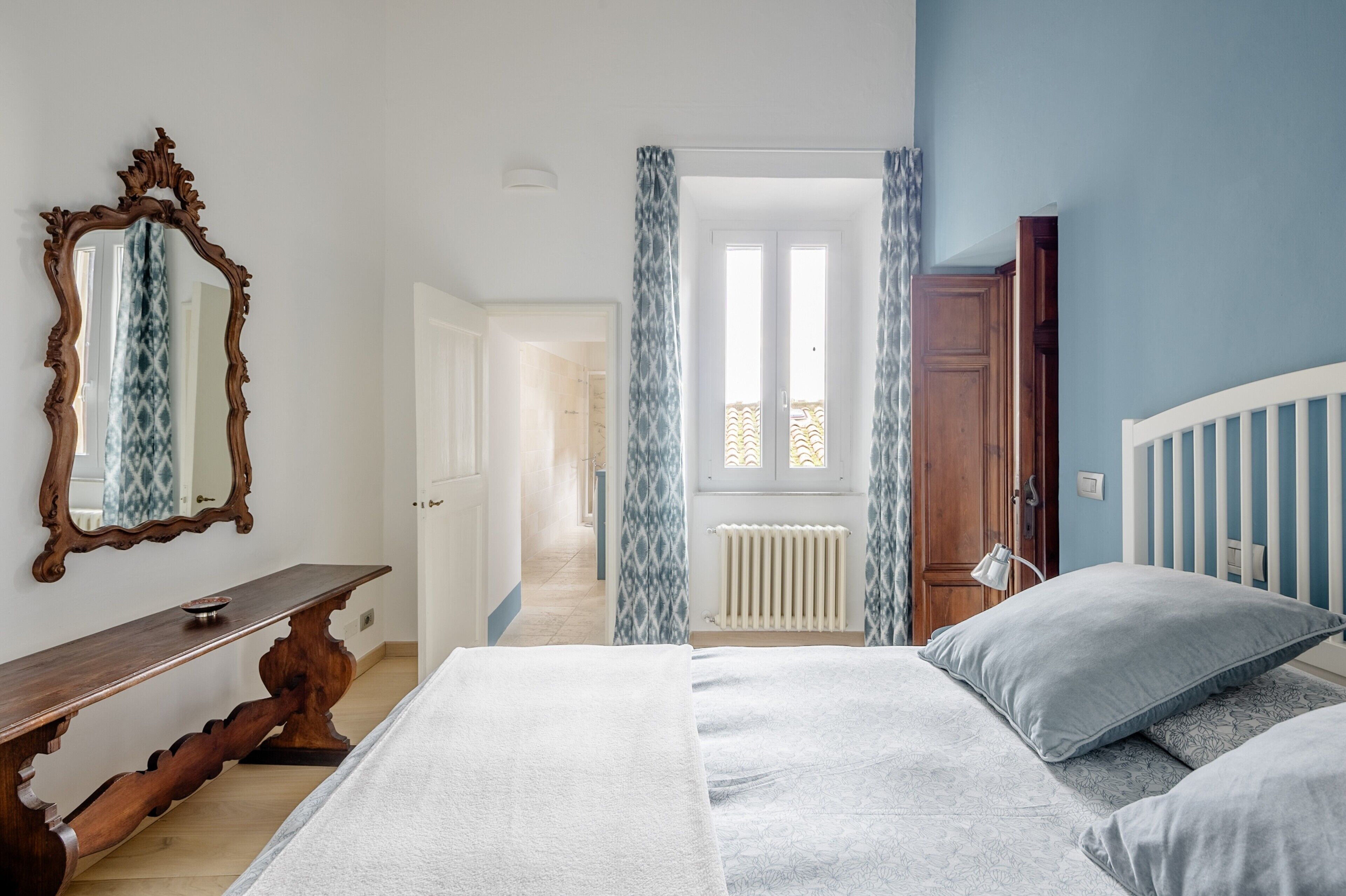 1 habitación, escritorio, tabla de planchar con plancha y wifi gratis 