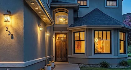 4 BR-7 Bed-Durango Dream House-Incredible Mountain/Golf Views w/ Chef’s Kitchen