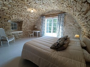 5 bedrooms, free WiFi