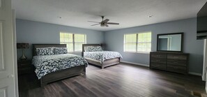 4 chambres, bureau, fer et planche à repasser, Wi-Fi gratuit