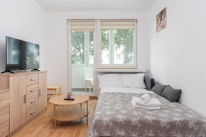 1 bedroom, iron/ironing board, WiFi, bed sheets - Osiedle Piastów Comfort Apartment (Kraków)