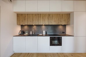 Fridge, oven, stovetop, dishwasher - Park Wilsona Stylish Apartment (Poznan)