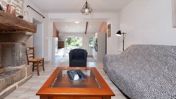 Fernseher, Tischtennisplatte