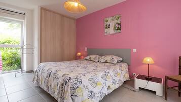 3 makuuhuonetta, ilmainen Wi-Fi, vuodevaatteet, pääsy pyörätuolilla