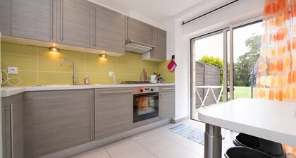 Petite maison "Le Cocon" avec terrasse privée, jardin partagé et Wi-Fi