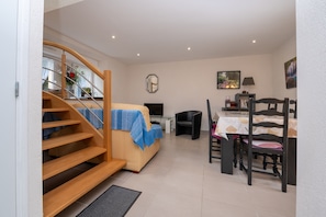 Interior - Cottage 'Le Cocon' with Private Terrace, Shared Garden and Wi-Fi (Crach)
