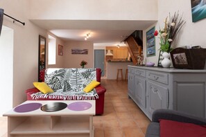 TV, table tennis, stereo