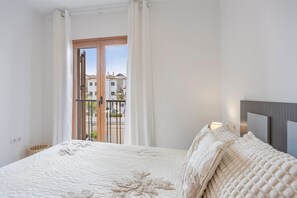 2 bedrooms, bed sheets