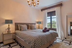 4 Schlafzimmer, Bügeleisen/Bügelbrett, kostenloses WLAN, Bettwäsche