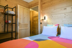 1 chambre, fer et planche à repasser, accès au Wi-Fi (inclus)