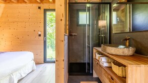 3 bedrooms, WiFi (free) - Chalet le Basalte - MUROL (MUROL)