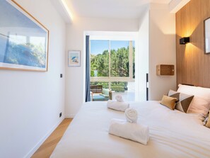 2 chambres, fer et planche à repasser, Wi-Fi, draps fournis