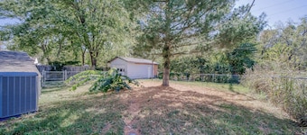 The Green Acres Cottage - Charming 2 Bedroom near S&T and Acorn Trail in Rolla.