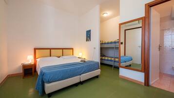 1 bedroom, bed sheets