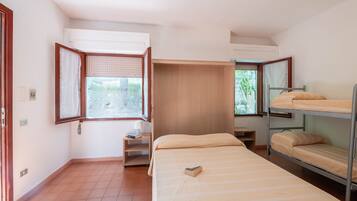 1 bedroom, bed sheets