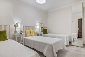 4 bedrooms, iron/ironing board, free WiFi, bed sheets