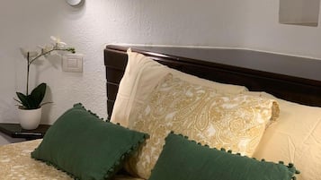1 dormitori, planxa i posts de planxar, wifi gratuïta i roba de llit