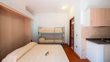 1 bedroom, bed sheets