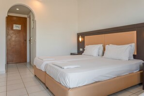 1 bedroom, free WiFi - Room 'Standard Pool View' with Shared Pool, Wi-Fi and Air Conditioning (Zakynthos)