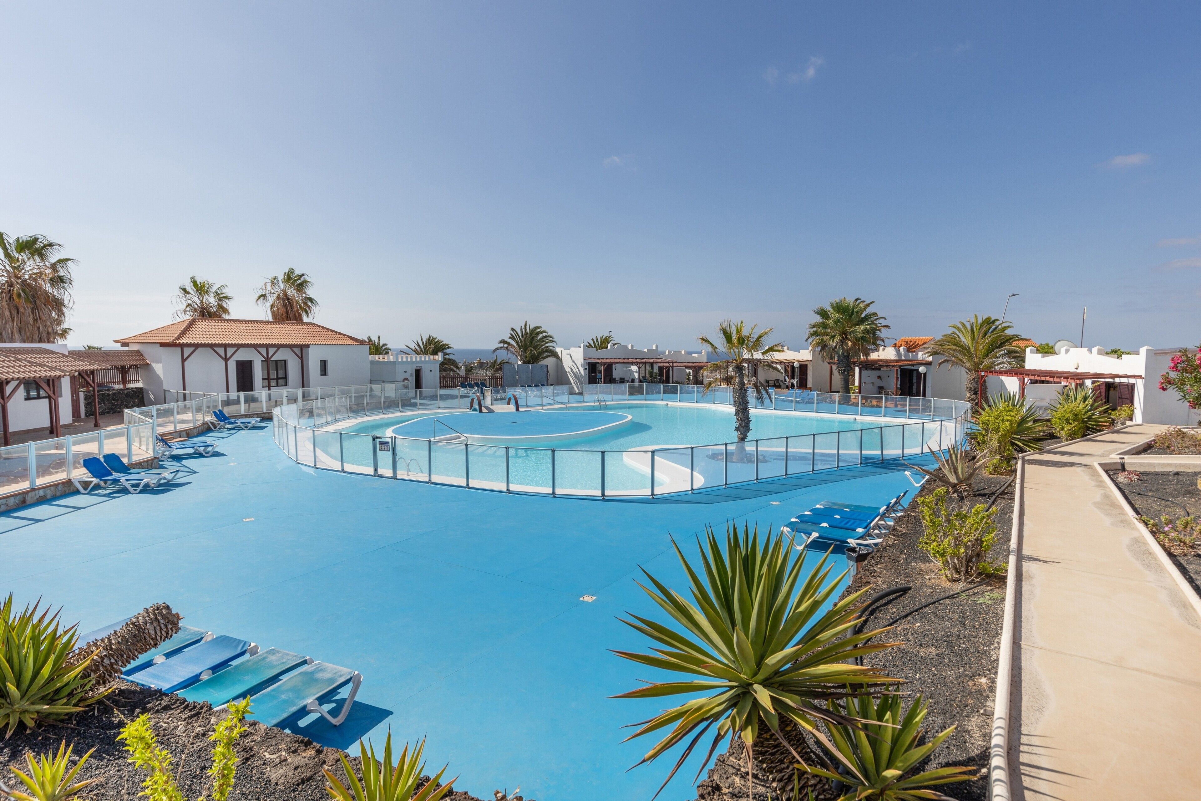 Lämmitetty uima-allas