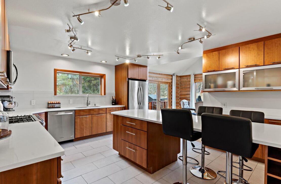 Micro-ondes, four, plaque de cuisson, lave-vaisselle