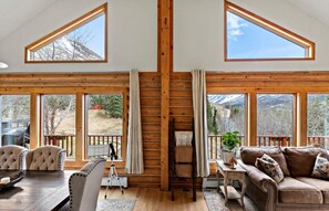 Smart-tv och eldstad