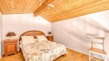 1 habitación, tabla de planchar con plancha, wifi gratis y ropa de cama