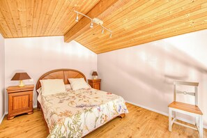 1 bedroom, iron/ironing board, free WiFi - Apartment between Vineyards and Ocean – A Nature and Comfort Getaway (Queyrac)