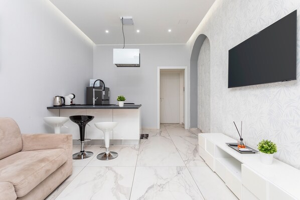 TV - Apartment 'La Maison Chic' (Catania)