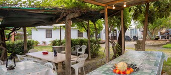 Apartment 'Ciliegio' with Sea View, Private Terrace and Wi-Fi
