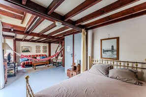 3 bedrooms, free WiFi, bed sheets