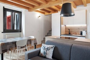 Interior - Apartment 'Sogno' with Mountain View, Balcony and Wi-Fi (Caspoggio)