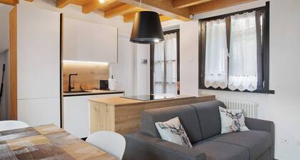 Ferienwohnung 'Sogno' mit Bergblick, Balkon und Wi-Fi