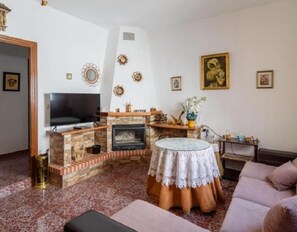 Télévision, cheminée
