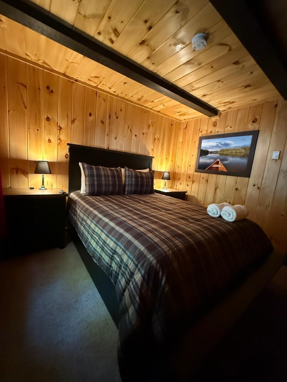 3 habitaciones, tabla de planchar con plancha, wifi y ropa de cama 