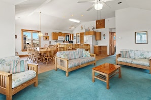 TV, DVD player - 8330 Mariah*DogFriendly*Hot tub*SoundViews* (Avon)