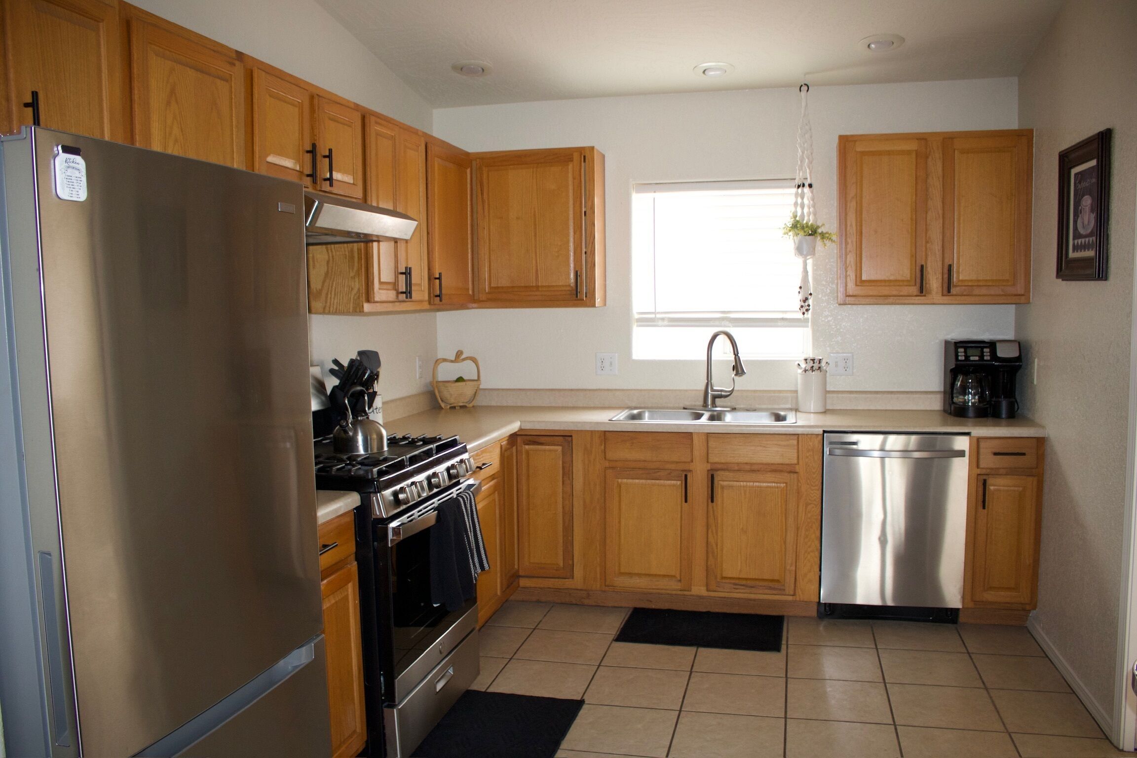 Microondas, horno, parrilla de estufa y lavavajillas 