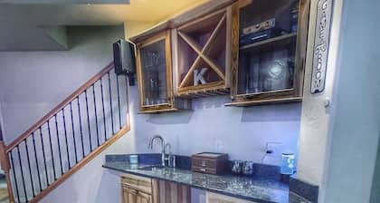 Charming 4-bedroom house with AC, WiFi in Casper