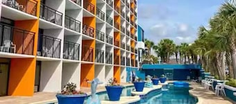 Sun & Sand @ the Landmark Resort